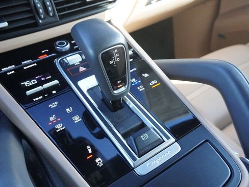 Used 2020 Porsche Cayenne Turbo AWD/4WD image 60