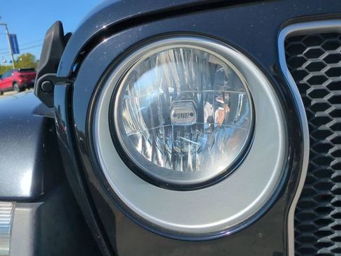 Used 2021 Jeep Wrangler Unlimited Sahara image 10