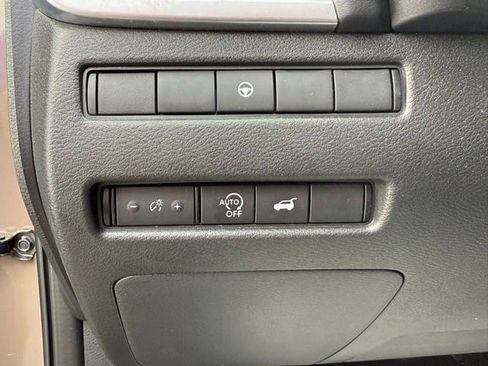 Used 2024 Nissan Rogue SV w/ SV Premium Package AWD/4WD image 26