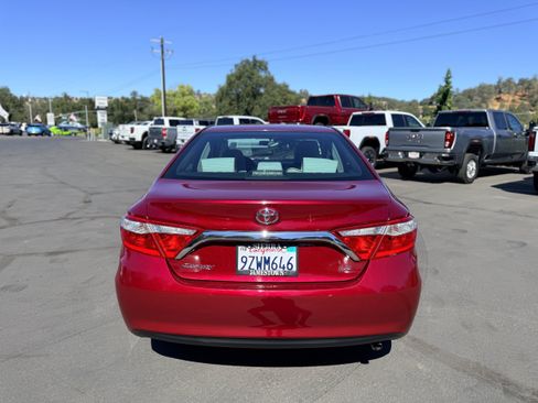 Used 2016 Toyota Camry LE FWD image 7