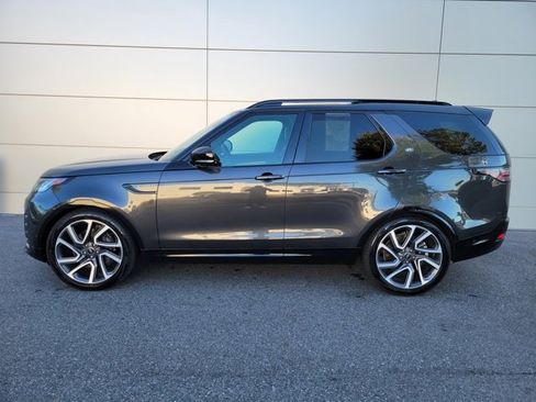 Used 2024 Land Rover Discovery Dynamic SE image 2