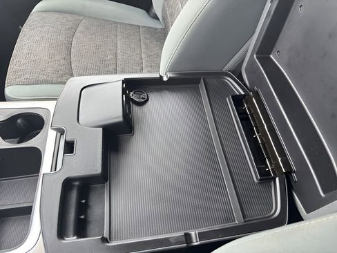 Used 2016 RAM 1500 Outdoorsman image 30