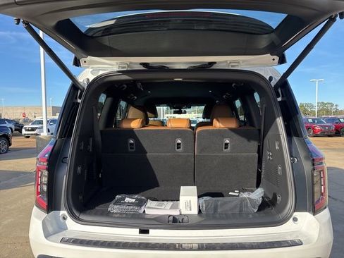 New 2026 Nissan Armada SL w/ Captain's Chari Seat Package image 19