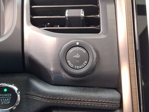 Used 2024 Ford F150 Lightning Lariat image 21