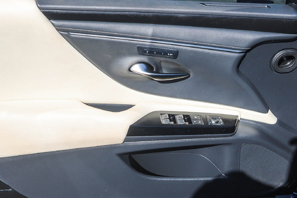Used 2022 Lexus ES 350 w/ Premium Package FWD image 24