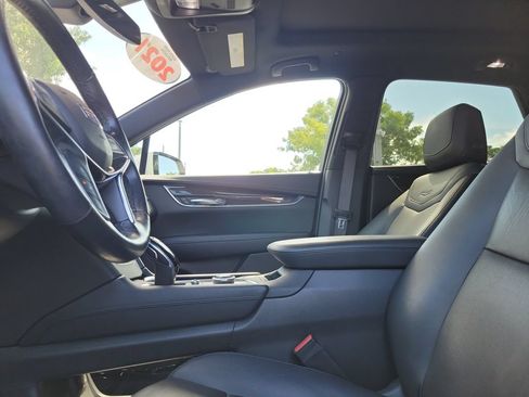 Used 2021 Cadillac XT5 Premium Luxury w/ LPO, Floor Liner Package AWD/4WD image 28