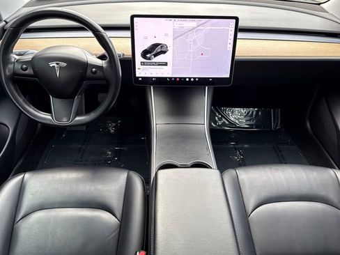 Used 2018 Tesla Model 3 Long Range image 9