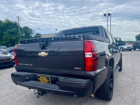 Used 2011 Chevrolet Avalanche LT w/ Texas Edition RWD image 5