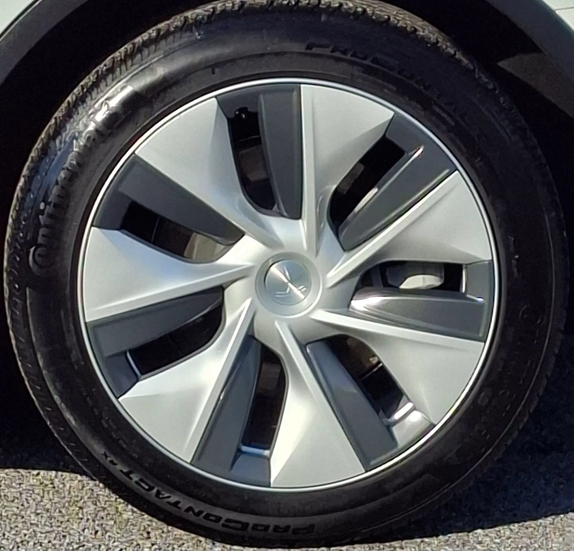 Used 2024 Tesla Model Y Long Range RWD image 32