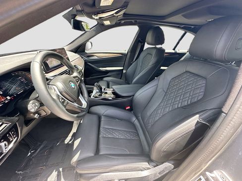 Used 2023 BMW 540i w/ Convenience Package image 21