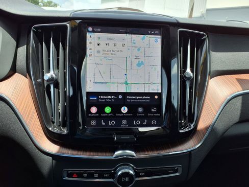 Certified 2024 Volvo XC60 B5 Plus AWD/4WD image 25