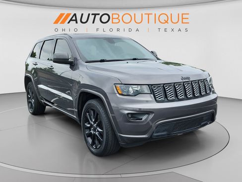 Used 2018 Jeep Grand Cherokee Altitude AWD/4WD image 8