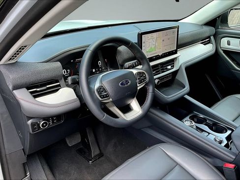 New 2026 Ford Explorer Active w/ Active Comfort Package AWD/4WD image 7