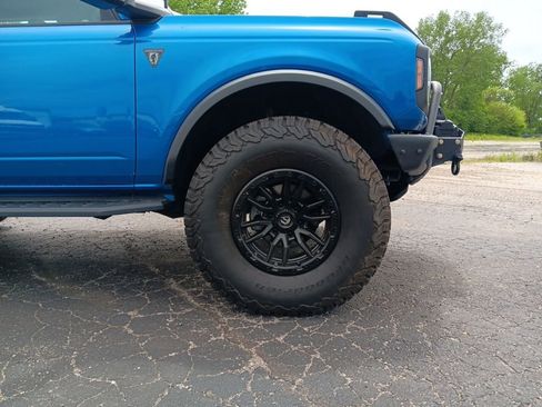 Used 2023 Ford Bronco 4-Door w/ Sasquatch Package AWD/4WD image 3
