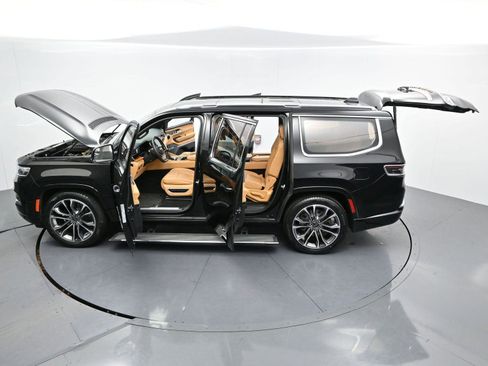 Used 2023 Jeep Grand Wagoneer Series III image 51