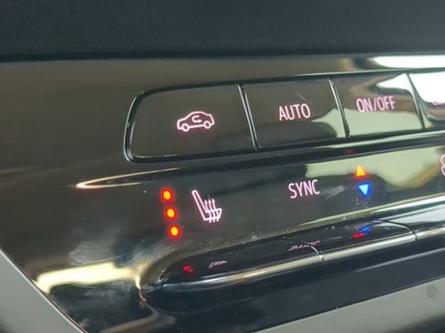 Used 2022 Buick Envision Preferred image 22