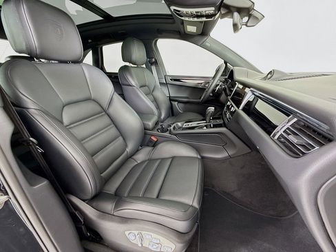 New 2026 Porsche Macan image 33