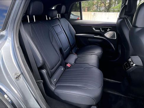 Used 2023 Mercedes-Benz EQS 580 4MATIC SUV image 19
