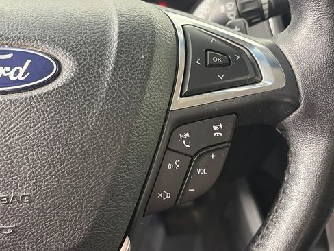 Used 2018 Ford Edge Titanium w/ Equipment Group 301A AWD/4WD image 18