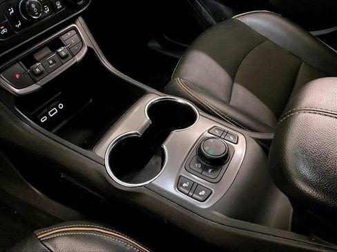 Used 2023 GMC Terrain AT4 AWD/4WD image 16