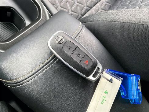 Used 2025 Nissan Kicks SV image 25