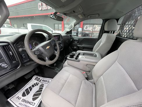 Used 2015 Chevrolet Silverado 3500 W/T w/ Snow Plow Prep Package image 9