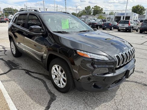 Used 2015 Jeep Cherokee Latitude AWD/4WD image 4