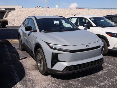 New 2026 Toyota C-HR AWD/4WD image 4