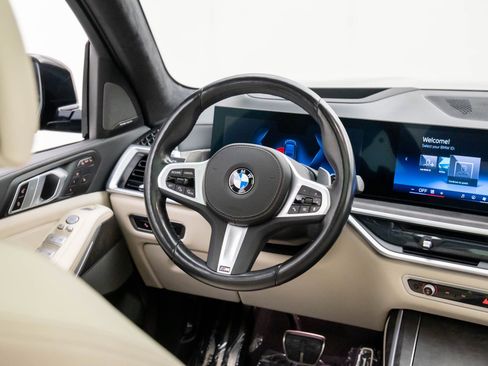 Certified 2024 BMW X7 xDrive40i w/ M Sport Package image 10