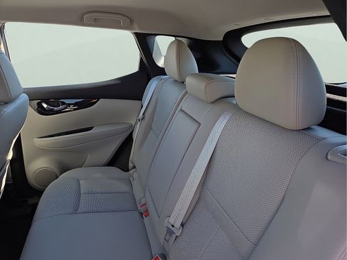 Used 2022 Nissan Rogue Sport SL image 10