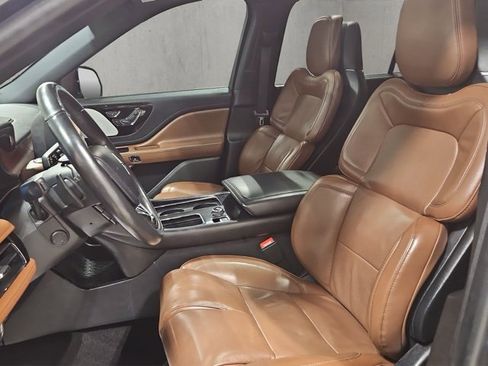 Used 2022 Lincoln Aviator Reserve w/ Equipment Group 201A image 10