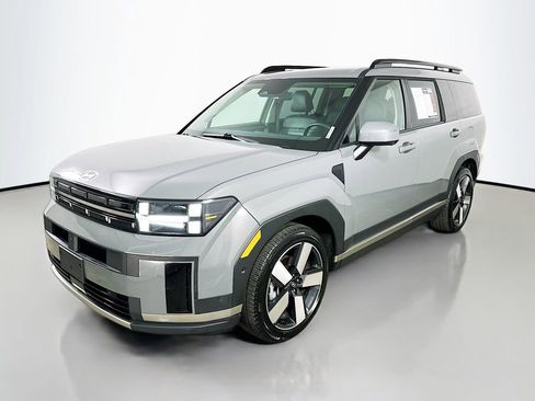 Used 2025 Hyundai Santa Fe Limited FWD image 3
