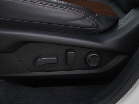 Used 2025 Subaru Forester Touring image 28