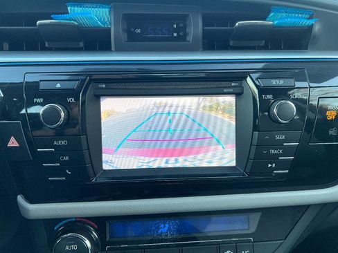 Used 2015 Toyota Corolla LE image 17