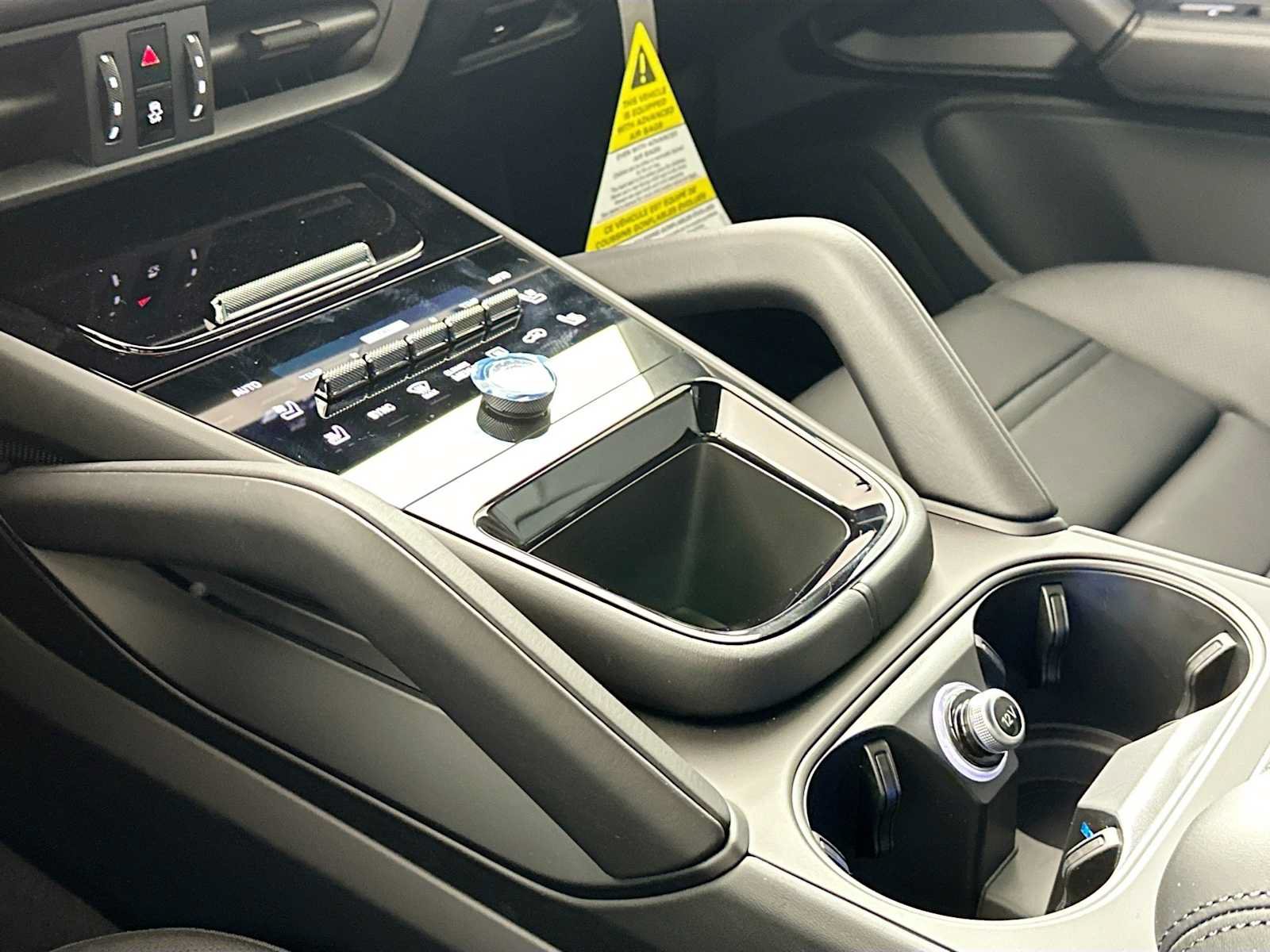 Certified 2025 Porsche Cayenne GTS AWD/4WD image 18