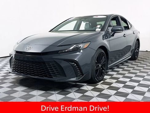 Certified 2025 Toyota Camry SE w/ Convenience Package image 3