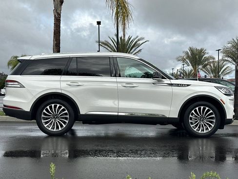 Used 2024 Lincoln Aviator Reserve AWD/4WD image 3