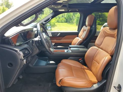 Used 2019 Lincoln Navigator Reserve AWD/4WD image 14
