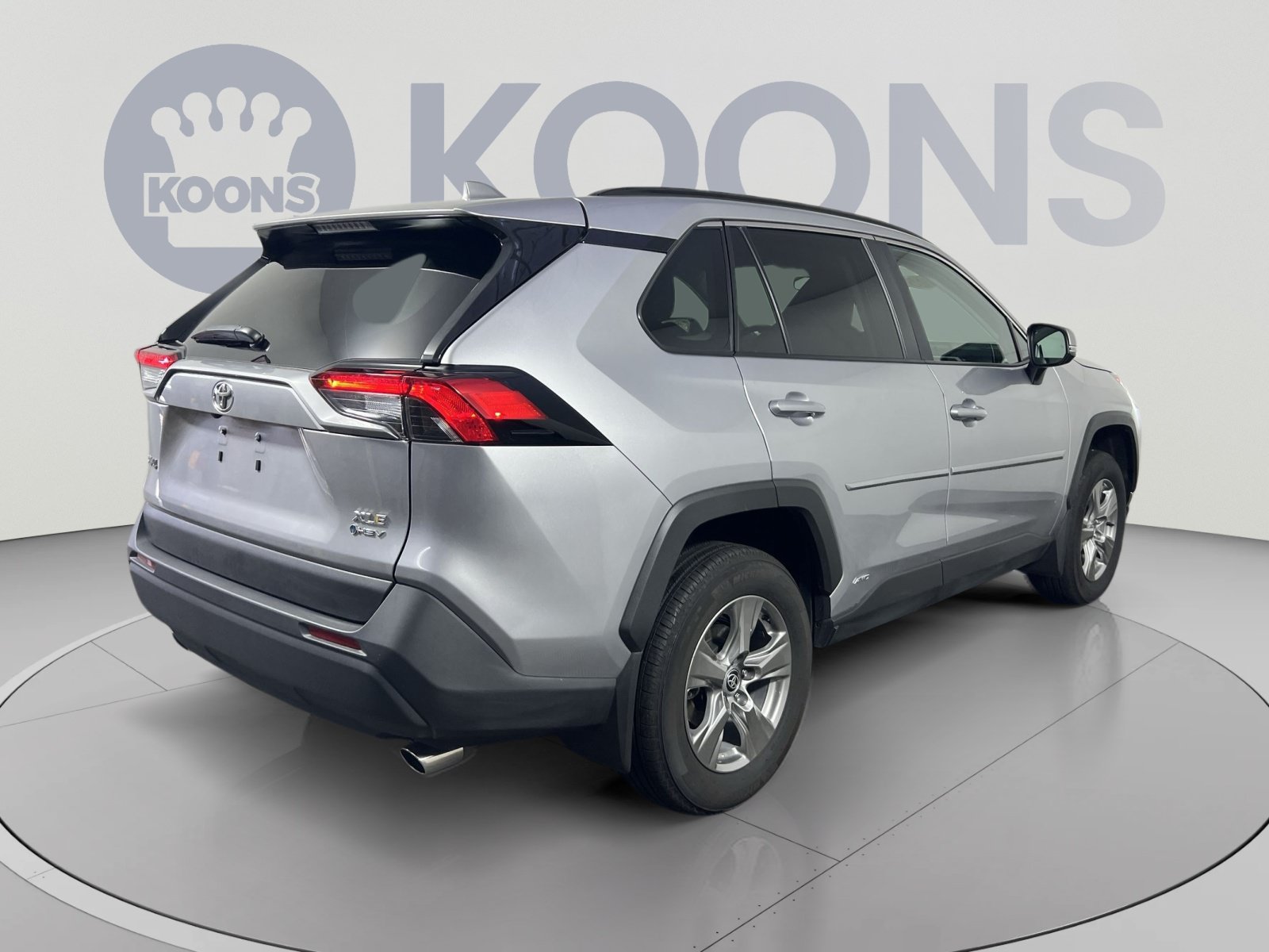Used 2025 Toyota RAV4 XLE AWD/4WD image 7