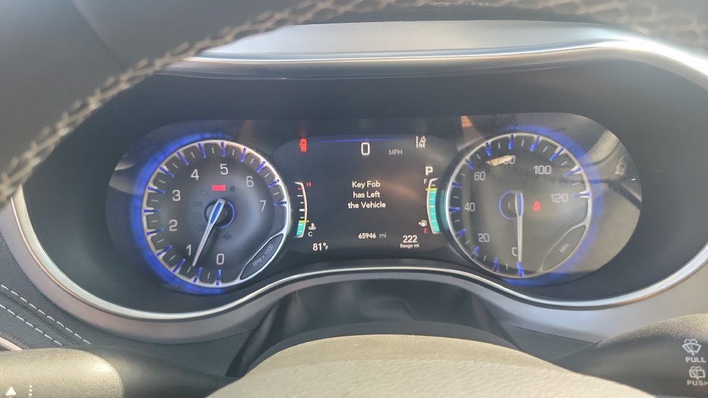 Used 2025 Chrysler Pacifica Limited FWD image 21