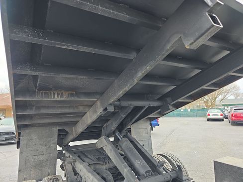 Used 2004 Ford F550 4x4 Regular Cab Super Duty image 23