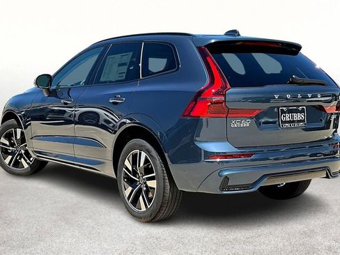New 2026 Volvo XC60 B5 Core w/ Climate Package image 5