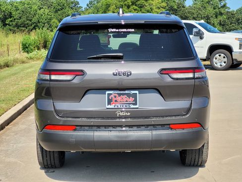 New 2025 Jeep Grand Cherokee L Altitude image 4