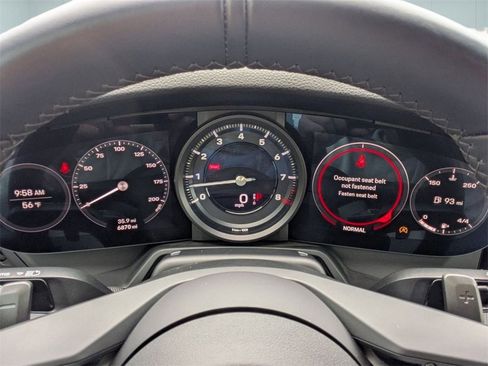 Used 2024 Porsche 911 Carrera w/ Premium Package image 19