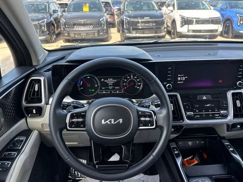 Certified 2023 Kia Sorento EX AWD/4WD image 15