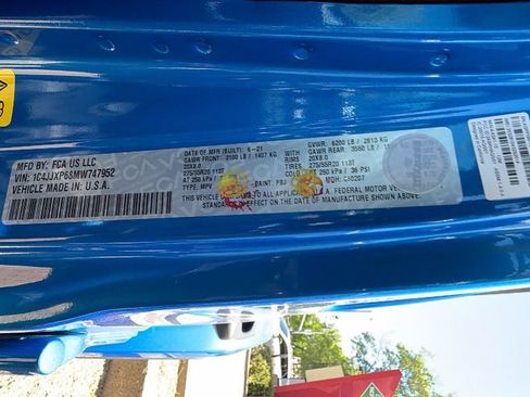 Used 2021 Jeep Wrangler Unlimited Sahara AWD/4WD image 32