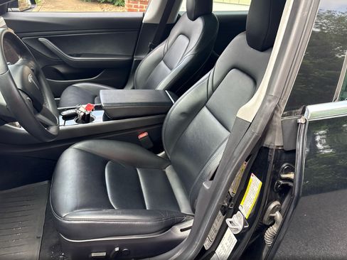 Used 2019 Tesla Model 3 Standard Range RWD image 5