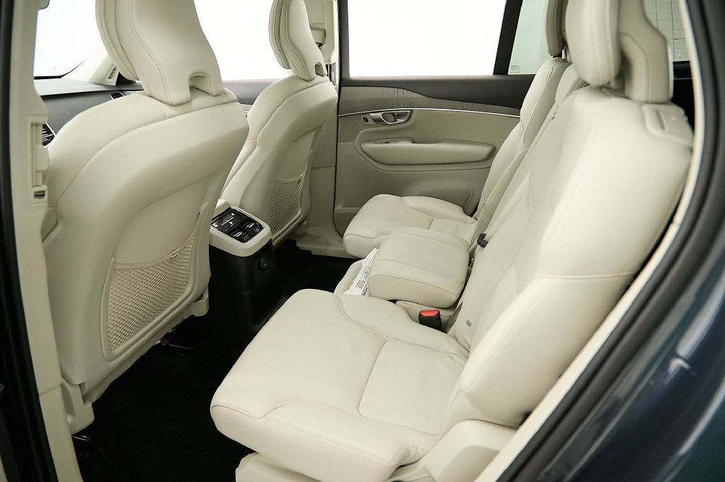 Certified 2024 Volvo XC90 T8 Plus w/ Protection Package Premier AWD/4WD image 24