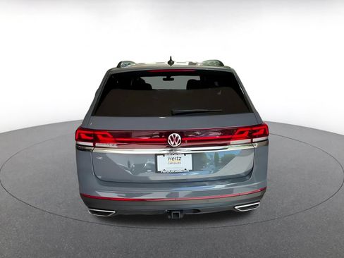 Used 2026 Volkswagen Atlas SE FWD image 12