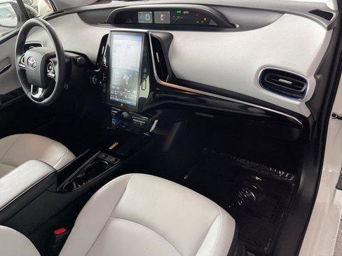 Certified 2020 Toyota Prius Limited FWD image 28